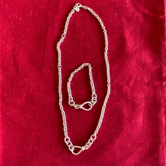 Pandora Jewelry - Gorgeous PANDORA Chunky infinity knot set